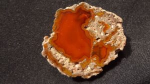 Acháty z Číny ( provincie Zhejiang ) – velikost 4,8 x 4,3 cm a 6 x 4,2 cm