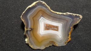 Achát – kopce u Doubravice – velikost – 6,5 x 5 cm