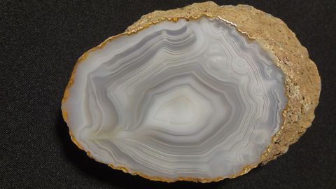 Achát z Maroka – velikost 9 x 6,5 cm 