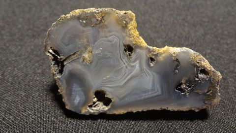 Achát – velikost 5 x 3,5 cm