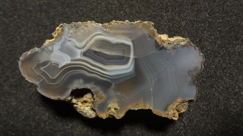 Achát – velikost 5,5 x 3 cm