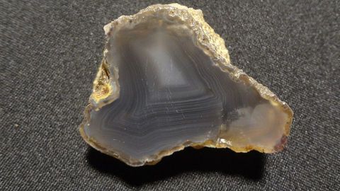 Achát – velikost 4,5 x 3,5 cm