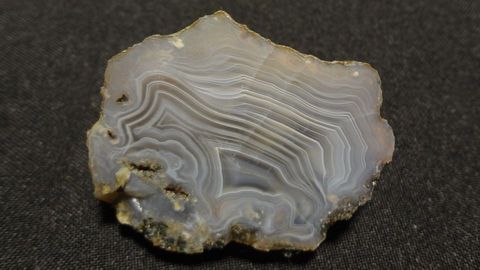 Achát – velikost 4,5 x 3,5 cm