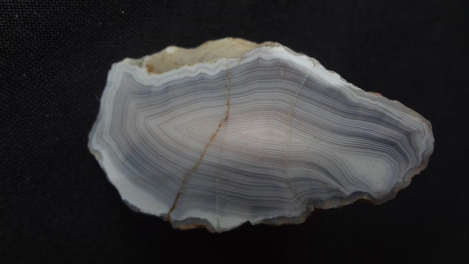 Achát Kumburský Újezd ( starý nález ) – velokost 5,5 x 3 cm