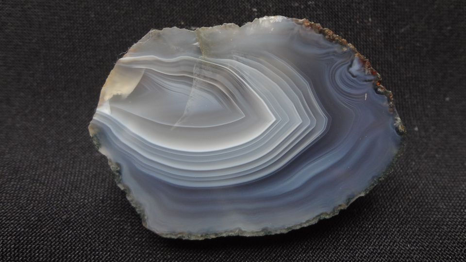 Achát Morcínov ( není vlastní nález ) – velikost 5,2 x 3,6 cm