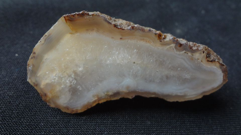 Achát Morcínov – jarní výkop 2020 – velikost 5,5 x 2,8 cm