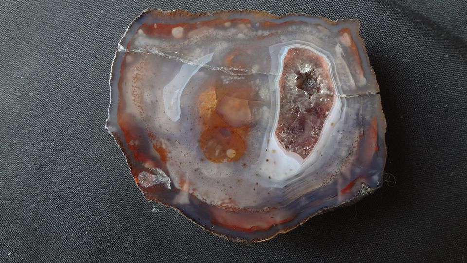 8 x 7 cm