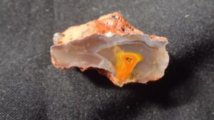Acháty z Rovní – velikost 4,2 x 2,9 cm a 3,5 x 1,5 cm
