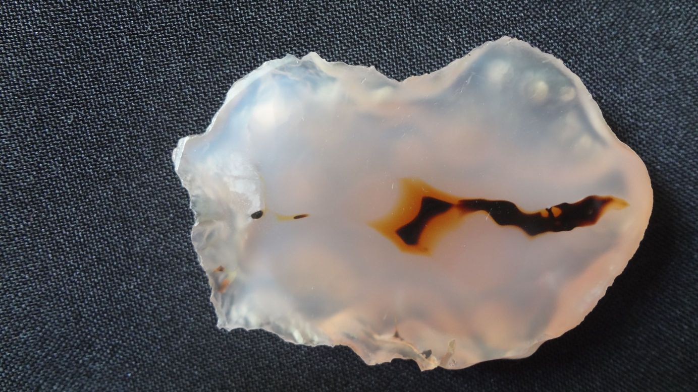 Velikost 6 x 4 cm