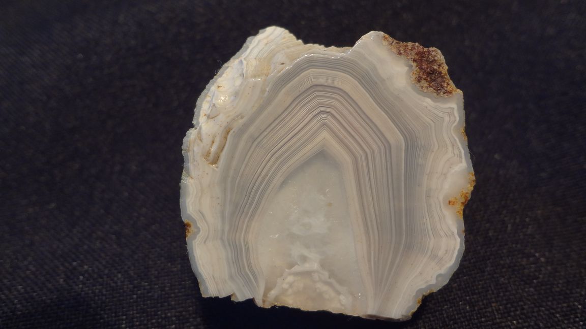 Achát ze stejného výkopu – velikost 3 x 3 cm