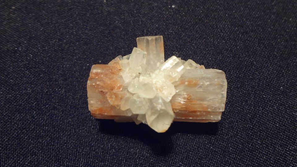 Krystal aragonitu z Maroka – velikost 3,5 x 2,5 cm